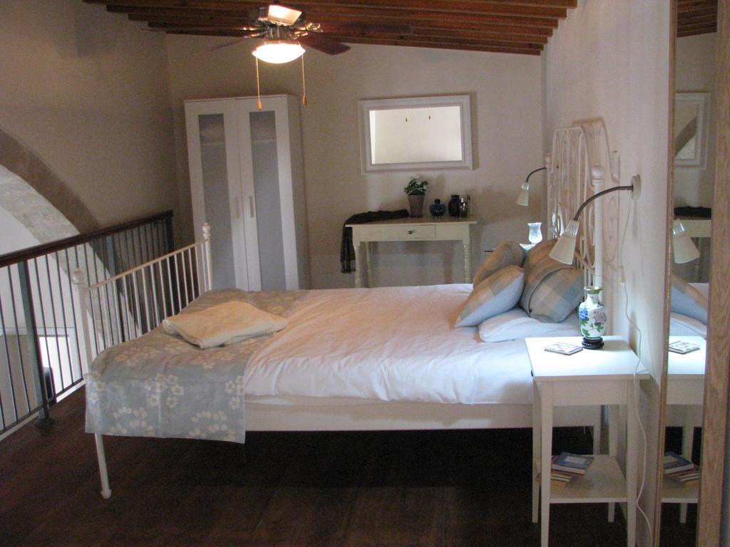 Dolphin Guest House And Studios Tokni Esterno foto