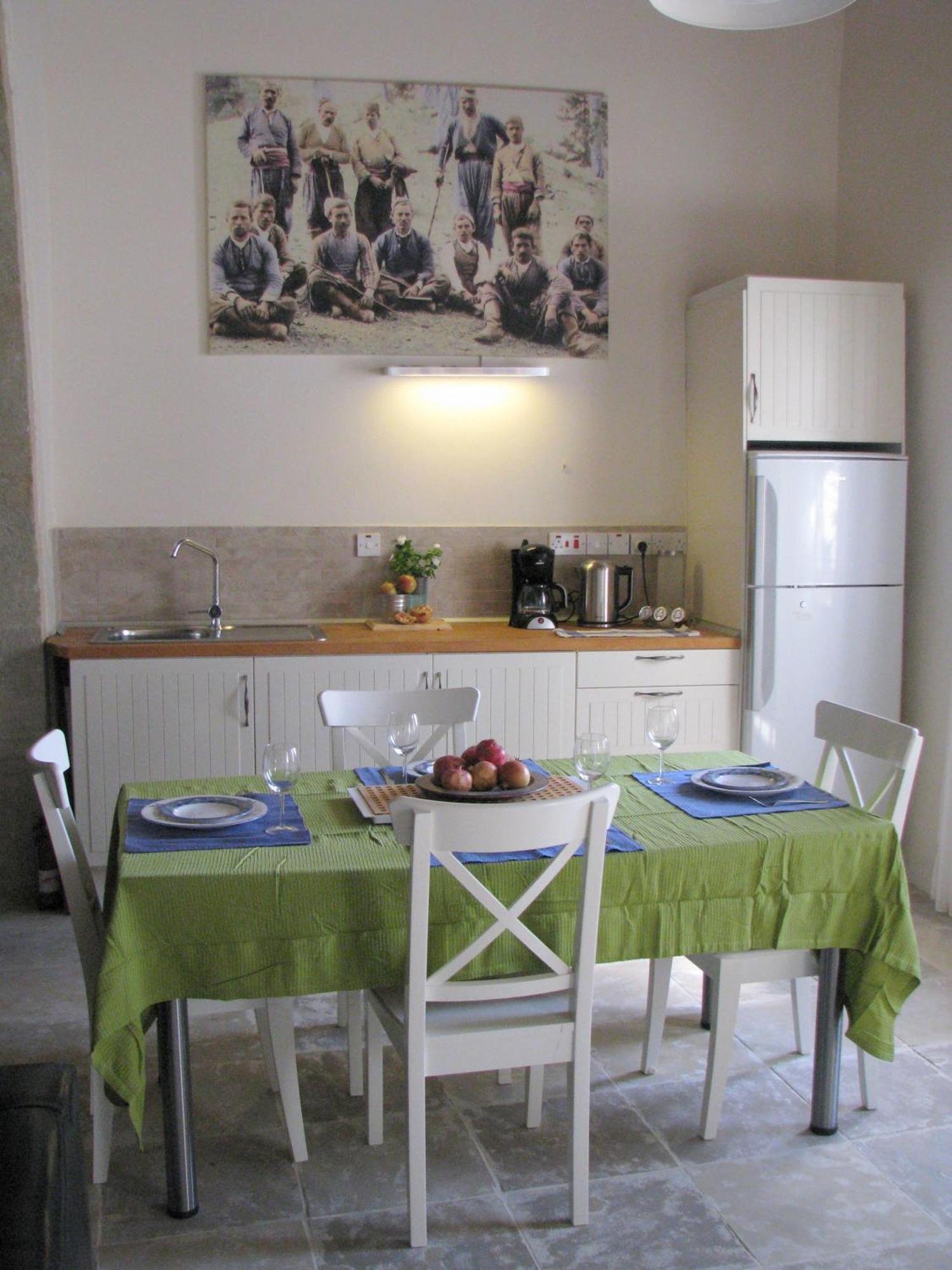 Dolphin Guest House And Studios Tokni Camera foto