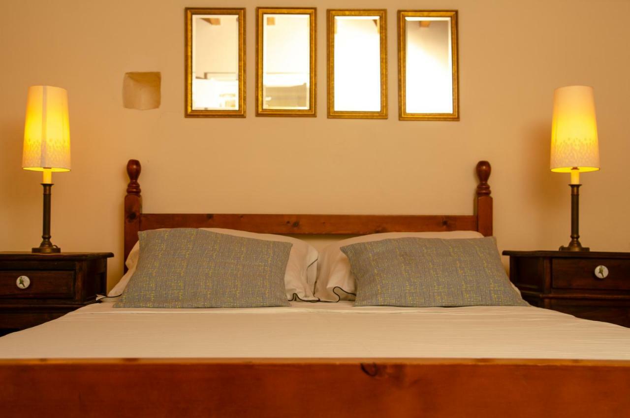 Dolphin Guest House And Studios Tokni Esterno foto