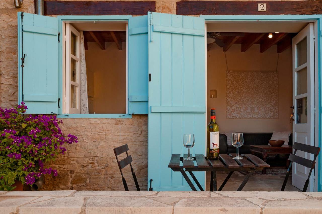 Dolphin Guest House And Studios Tokni Esterno foto