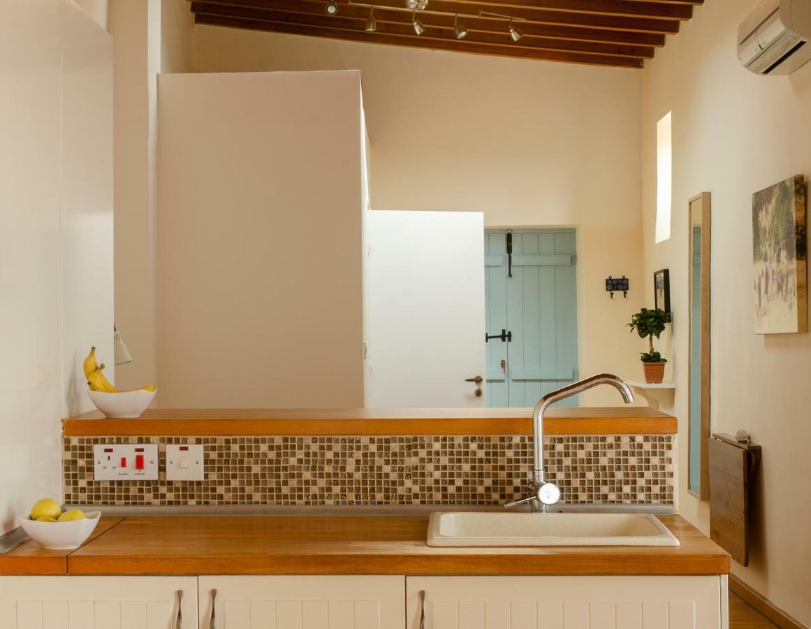 Dolphin Guest House And Studios Tokni Esterno foto