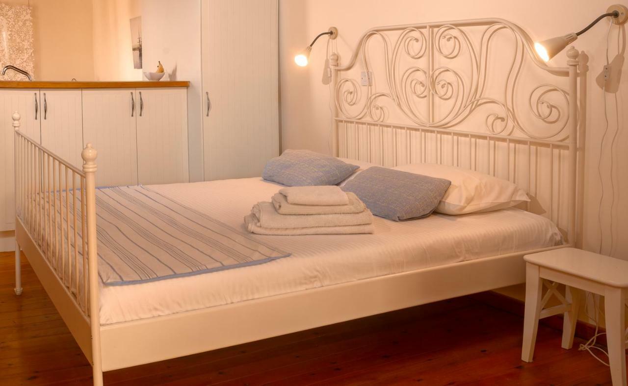 Dolphin Guest House And Studios Tokni Esterno foto