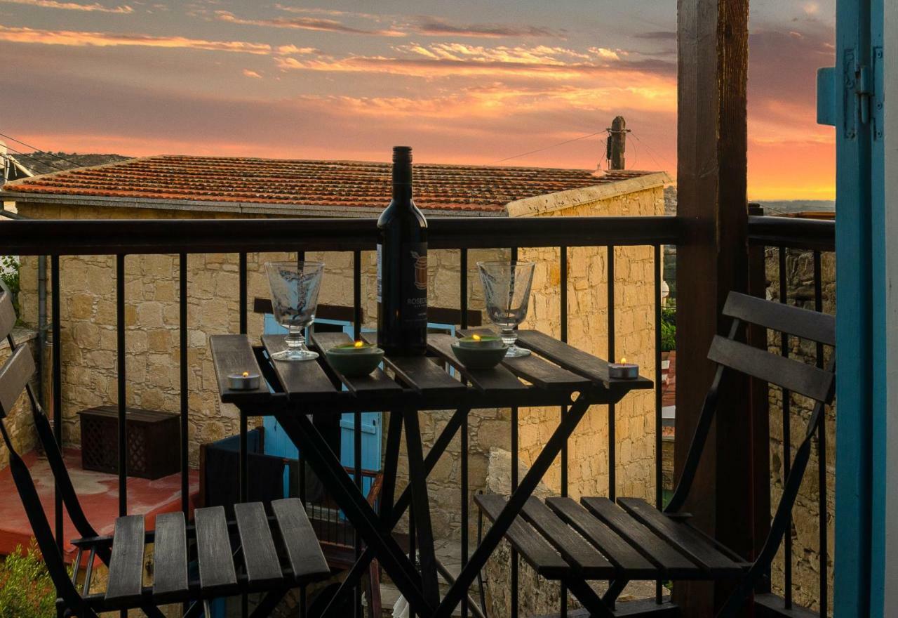 Dolphin Guest House And Studios Tokni Esterno foto
