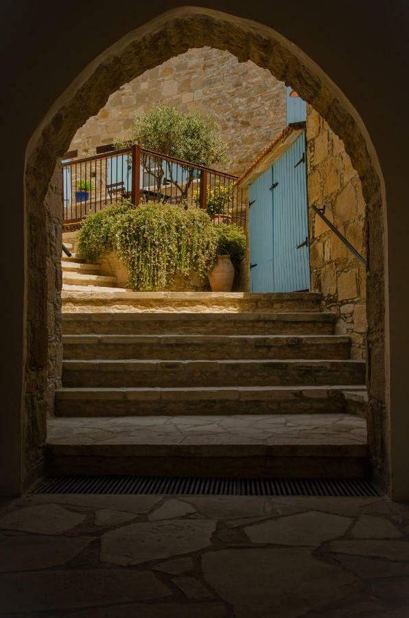 Dolphin Guest House And Studios Tokni Esterno foto
