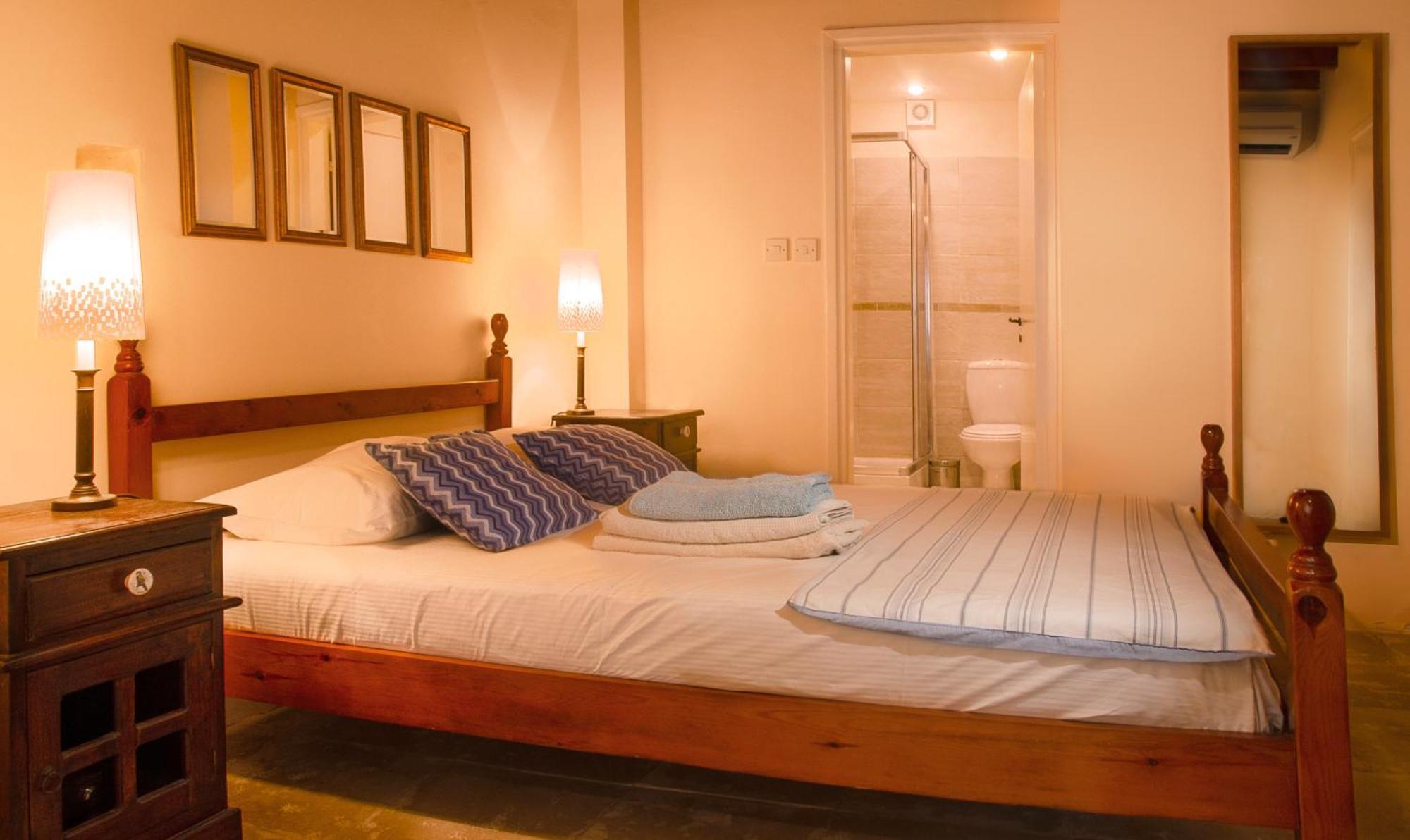 Dolphin Guest House And Studios Tokni Esterno foto