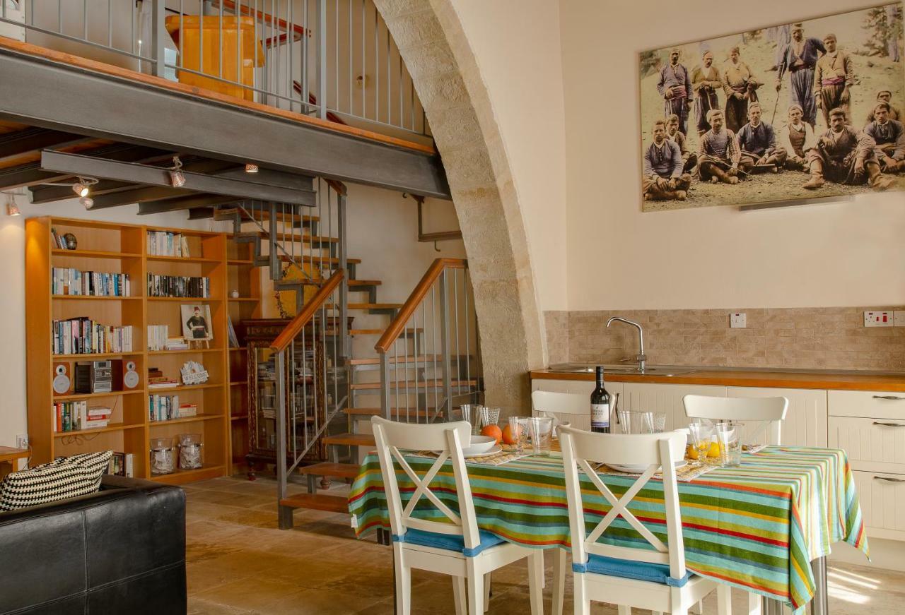 Dolphin Guest House And Studios Tokni Esterno foto